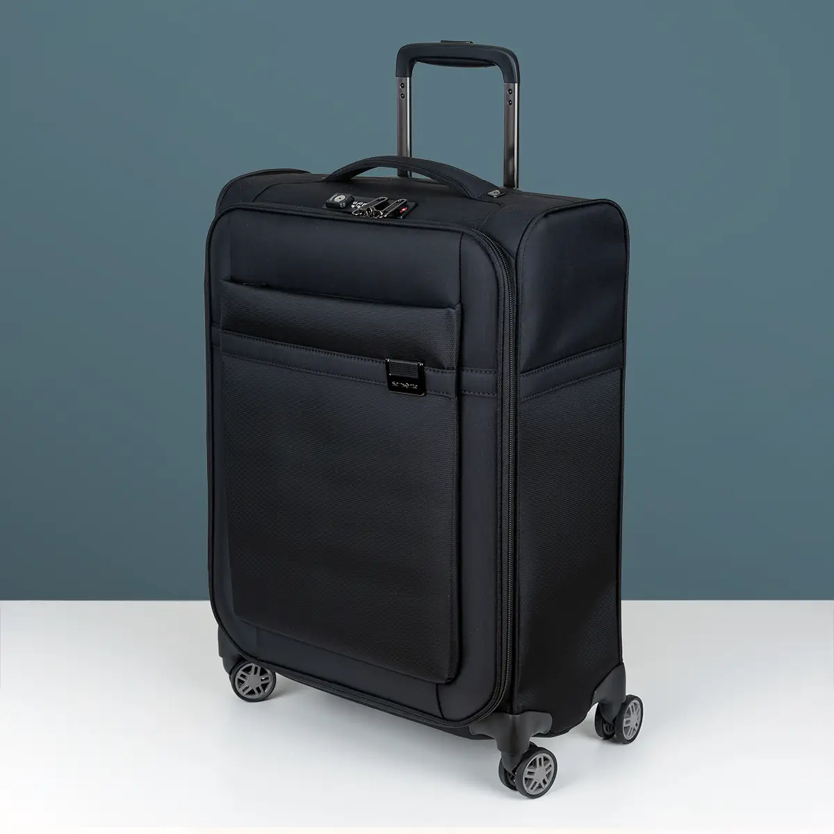 Frontalansicht des Samsonite Airea - elegantes Design aus Nylon